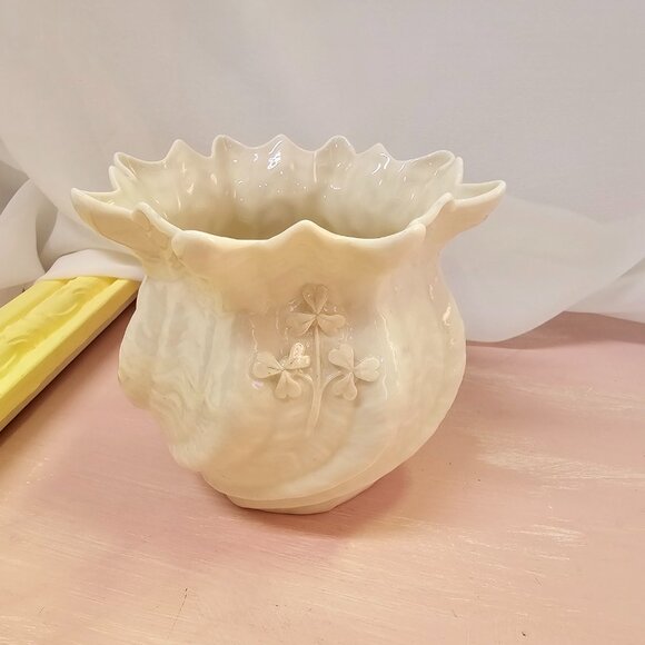 Belleek Porcelain, Parisian Rose Bowl, Vase, Vintage, 1955-65 - Picture 2 of 6